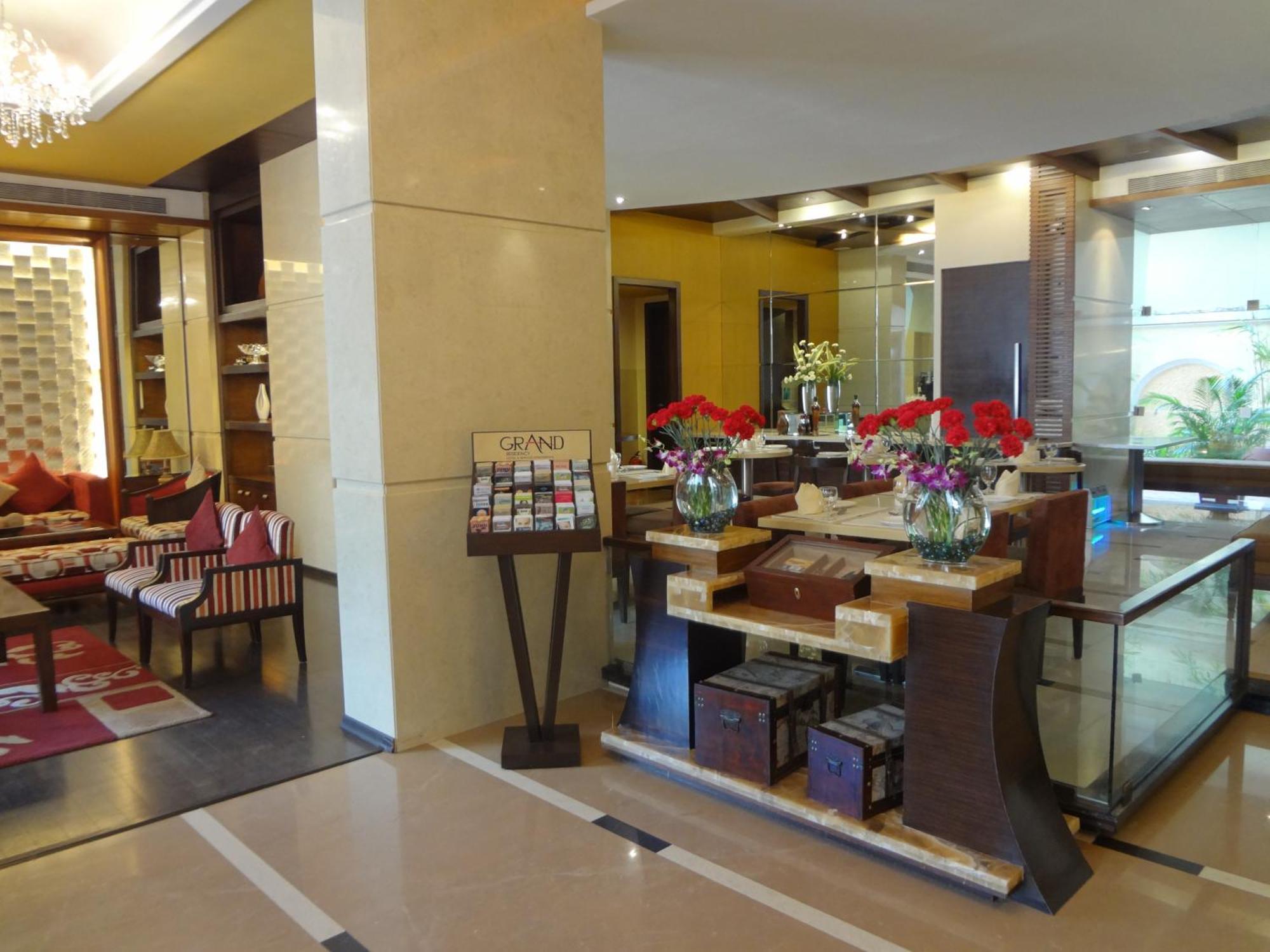Grand Residency Hotel & Serviced Apartments Mumbai Exterior foto